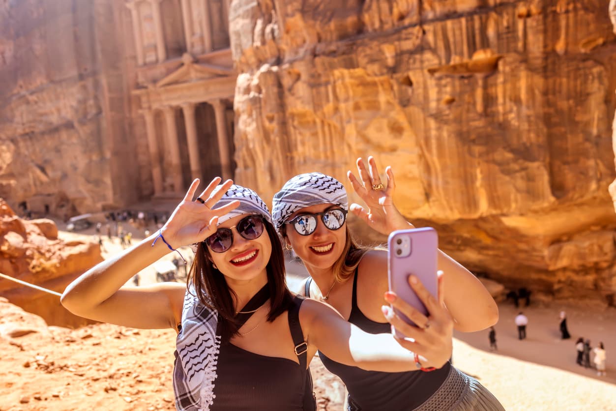 Taste of Jordan in Petra Tour Friends visit the Treasures of Petra, Taste of Jordan in Petra Tour