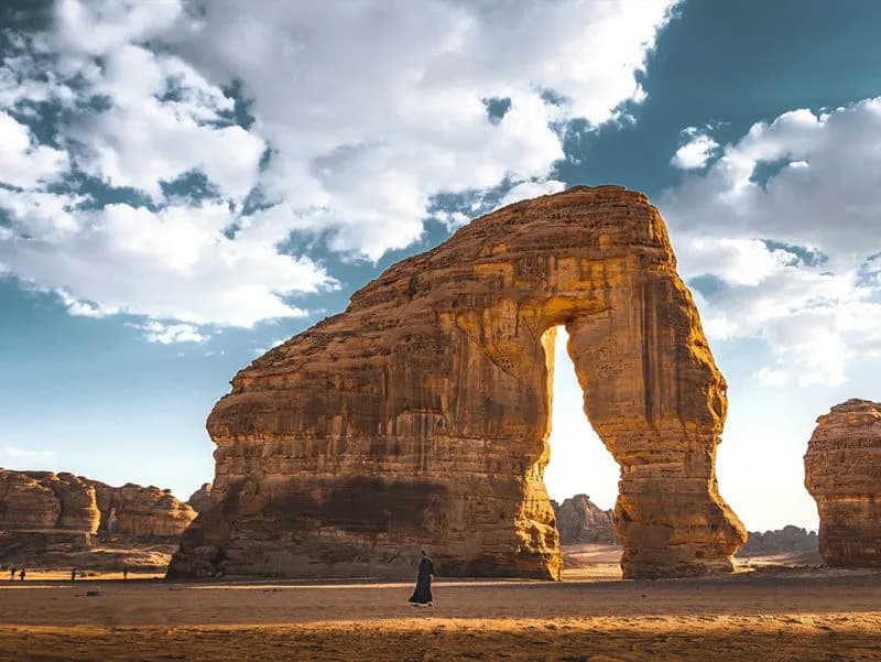 Tour Por Al Ula en 4 Días Tour Por Al Ula en 4 Días