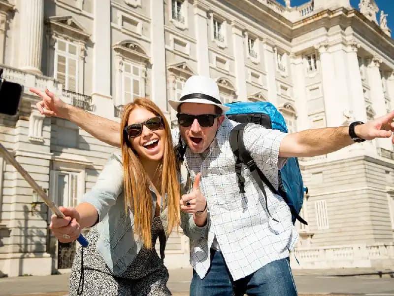 madrid-andalusia-tour a couple taking a selfie photo in madrid